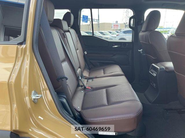Toyota Land Cruiser 250 2024-07 8354779-8