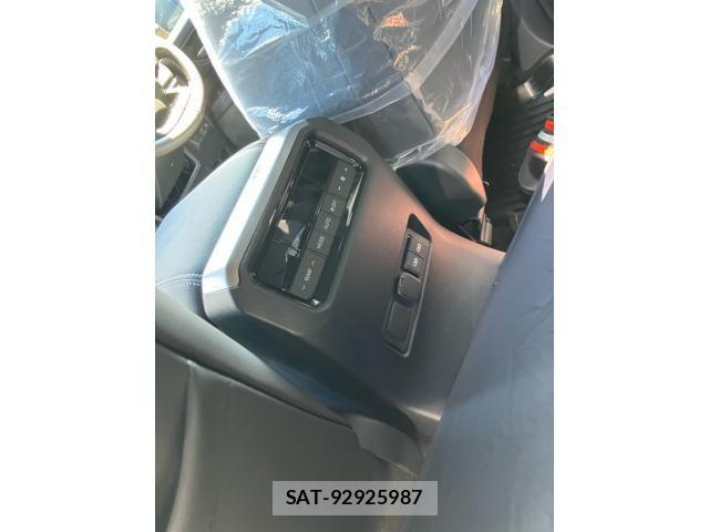 Toyota Land Cruiser 250 2025-10 8354782-28
