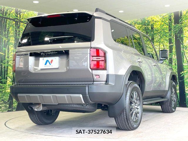 Toyota Land Cruiser 250 2024-11 8354783-17