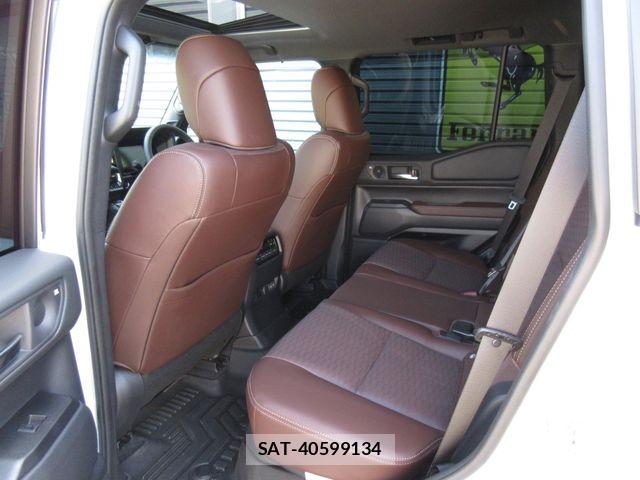 Toyota Land Cruiser 250 2025-06 8366549-24