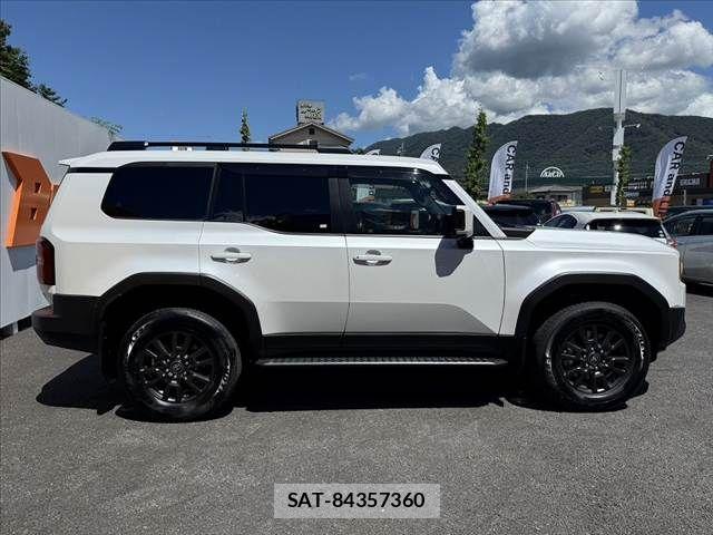 Toyota Land Cruiser 250 2024-10 8366554-11