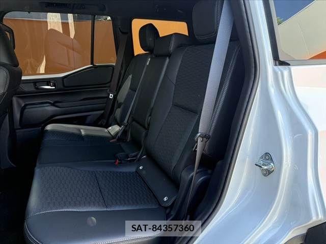 Toyota Land Cruiser 250 2024-10 8366554-17