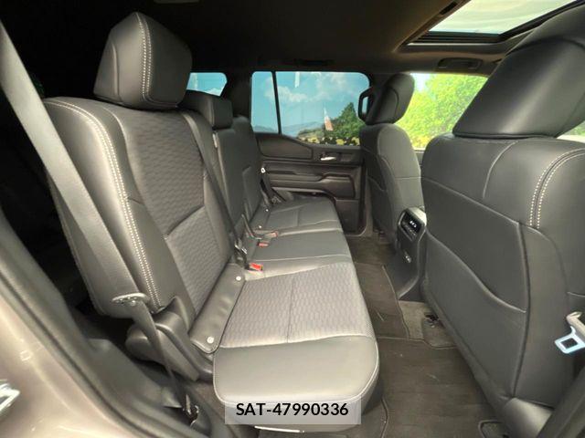Toyota Land Cruiser 250 2024-08 8457761-7