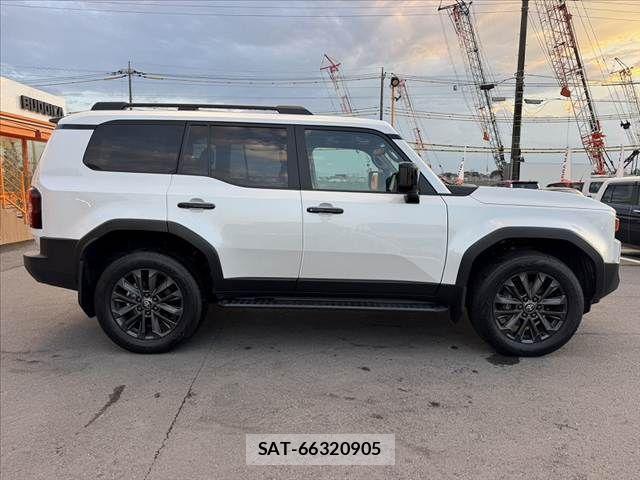 Toyota Land Cruiser 250 2025-10 8562315-11