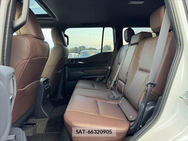 Toyota Land Cruiser 250 2025-10 8562315-17