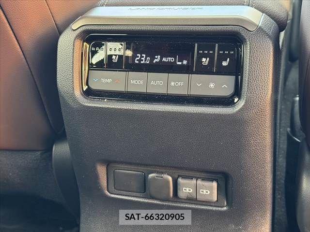 Toyota Land Cruiser 250 2025-10 8562315-28
