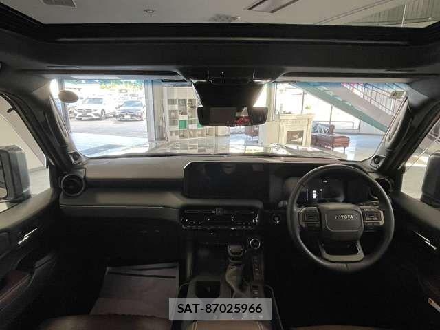 Toyota Land Cruiser 250 2025-04 8562313-12