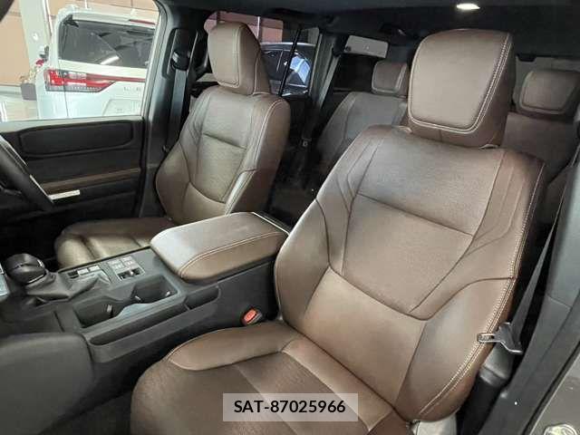 Toyota Land Cruiser 250 2025-04 8562313-16