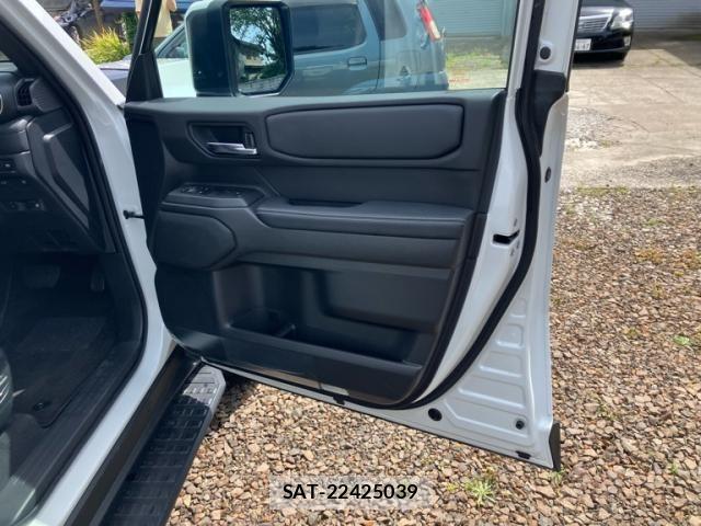 Toyota Land Cruiser 250 2024-06 8659751-7