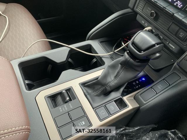 Toyota Land Cruiser 250 2024-07 8685792-18
