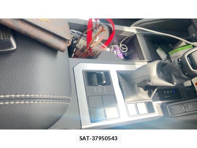Toyota Land Cruiser 250 2025-02 8743132-17