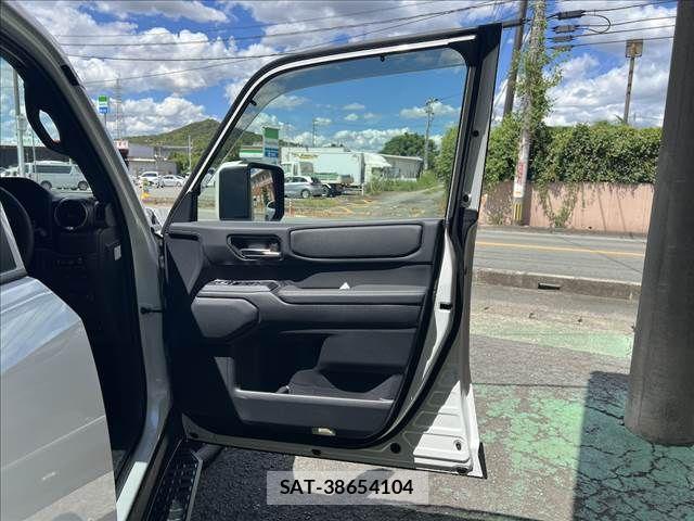 Toyota Land Cruiser 250 2025-08 8780737-12