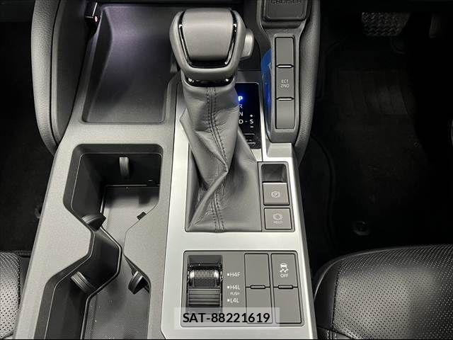 Toyota Land Cruiser 250 2025-01 8796348-25