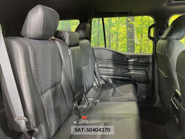 Toyota Land Cruiser 250 2025-02 8796350-7