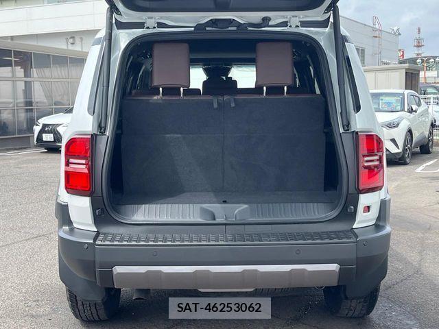 Toyota Land Cruiser 250 2024-06 8796342-10
