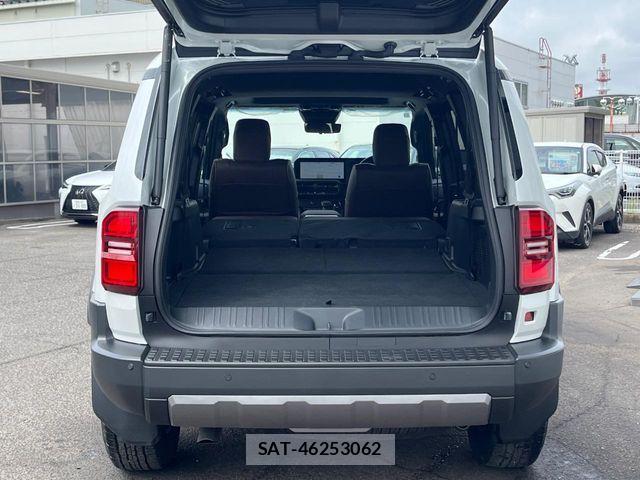 Toyota Land Cruiser 250 2024-06 8796342-15