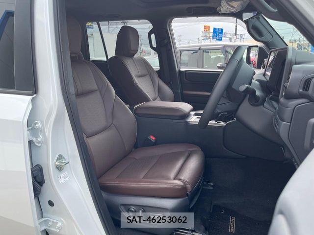 Toyota Land Cruiser 250 2024-06 8796342-7