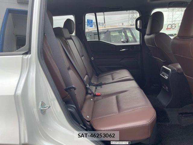Toyota Land Cruiser 250 2024-06 8796342-8