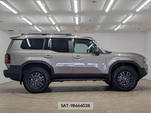 Toyota Land Cruiser 250 2024-09 8796349-17