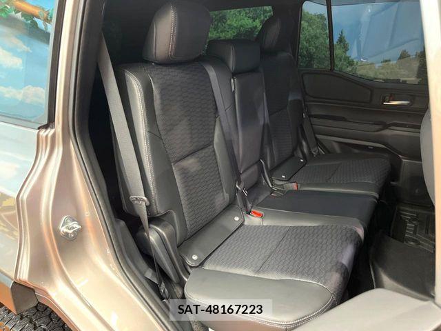 Toyota Land Cruiser 250 2025-09 8796346-10