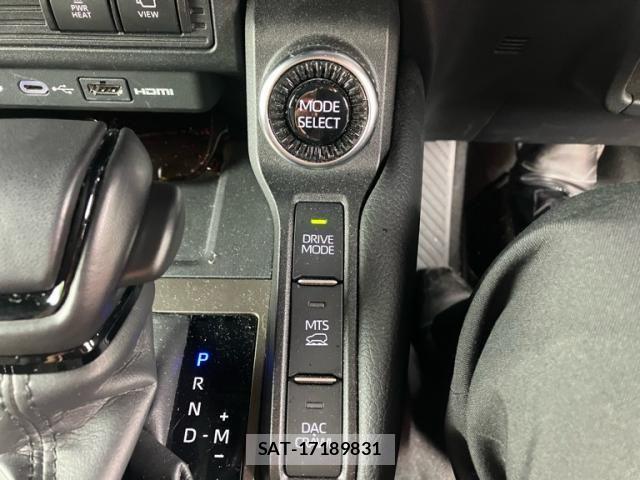 Toyota Land Cruiser 250 2024-10 8829738-22