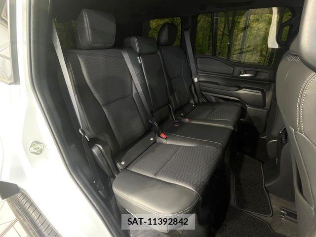 Toyota Land Cruiser 250 2025-05 8849490-8