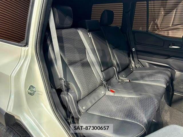 Toyota Land Cruiser 250 2024-08 8871281-11