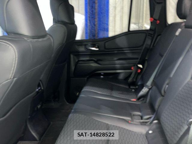 Toyota Land Cruiser 250 2024-07 8880337-18