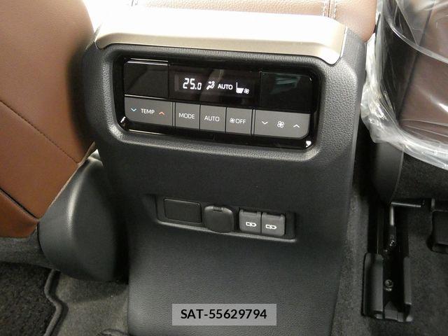 Toyota Land Cruiser 250 2024-07 8880342-24