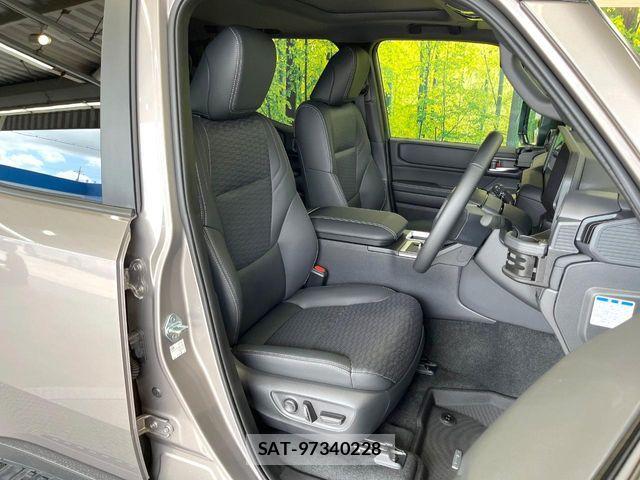 Toyota Land Cruiser 250 2025-12 8880331-7
