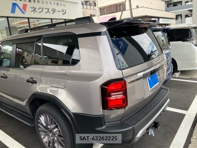 Toyota Land Cruiser 250 2025-07 8880330-3