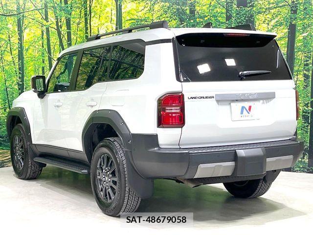 Toyota Land Cruiser 250 2024-09 8880335-17