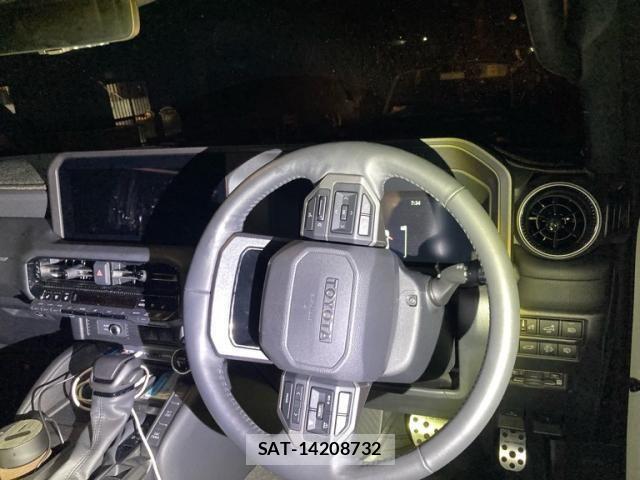 Toyota Land Cruiser 250 2025-02 8880339-12