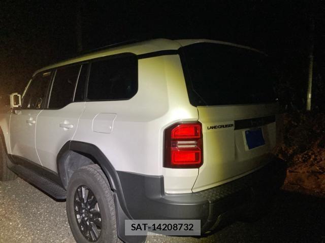 Toyota Land Cruiser 250 2025-02 8880339-2