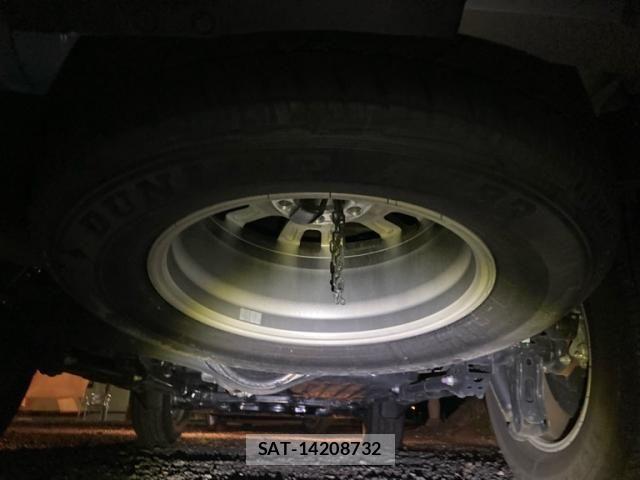 Toyota Land Cruiser 250 2025-02 8880339-4