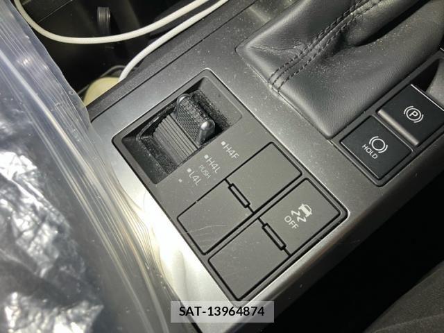 Toyota Land Cruiser 250 2025-04 8880350-25