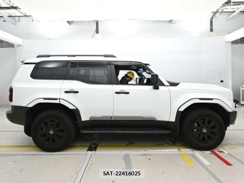 Toyota Land Cruiser 250 2024-07 8883190-3