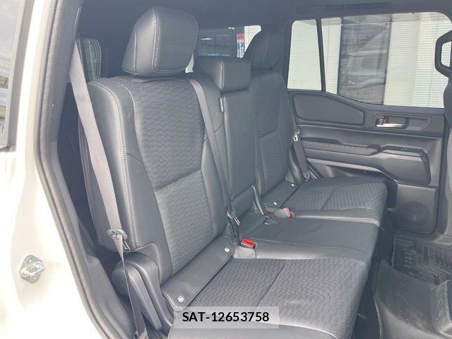 Toyota Land Cruiser 250 2025-01 8883817-8