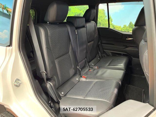 Toyota Land Cruiser 250 2025-02 8883813-10