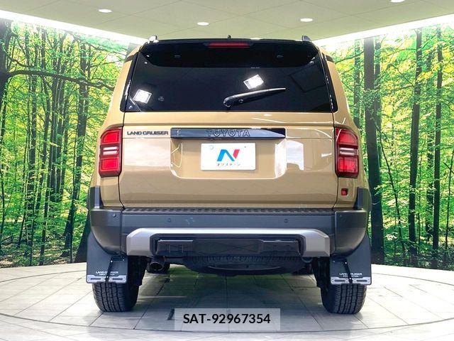 Toyota Land Cruiser 250 2024-07 8883812-15