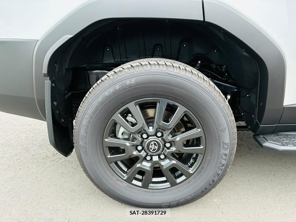 Toyota Land Cruiser 250 2025-07 8044010-27
