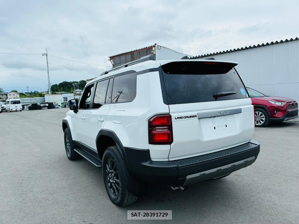 Toyota Land Cruiser 250 2025-07 8044010-2