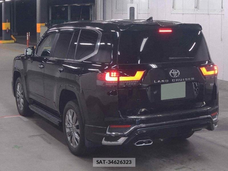 Toyota Land Cruiser 300 2022-04 6828289-2