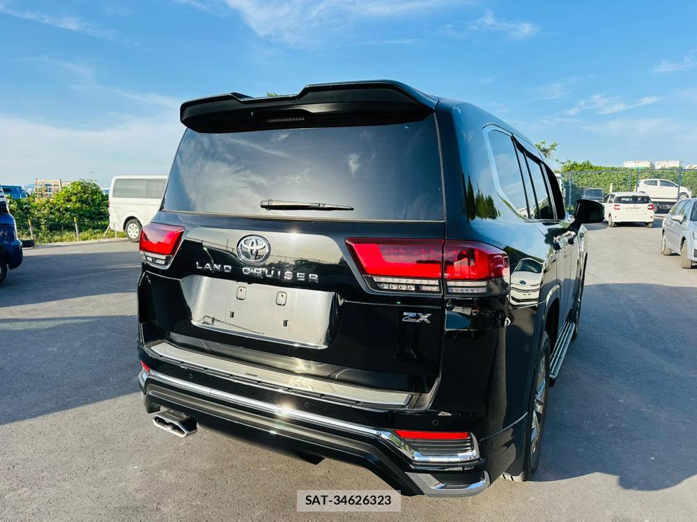 Toyota Land Cruiser 300 2022-04 6828289-4