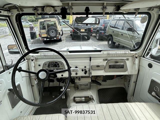Toyota LAND CRUISER 1972-01 8562320-1