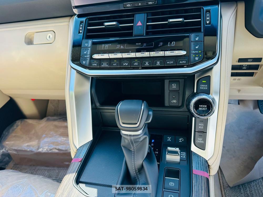 Toyota LAND CRUISER 2026 7074643-18