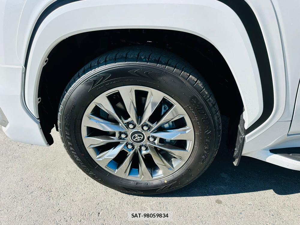 Toyota LAND CRUISER 2026 7074643-28