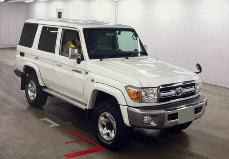 Toyota Land Cruiser 70 2015 1440712-3