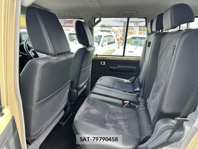Toyota Land Cruiser 70 2024-01 1040907-13