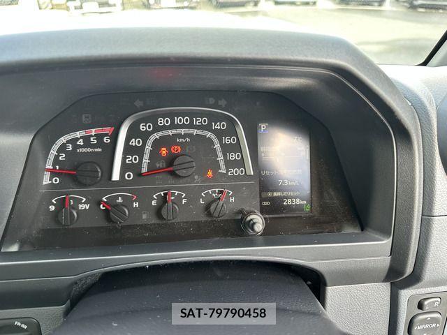 Toyota Land Cruiser 70 2024-01 1040907-18